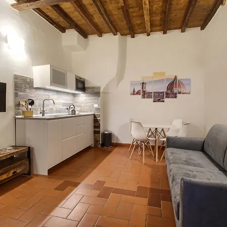 Pilastri Near Santa Croce Appartement