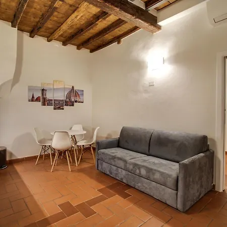 Appartamento Pilastri Near Santa Croce
